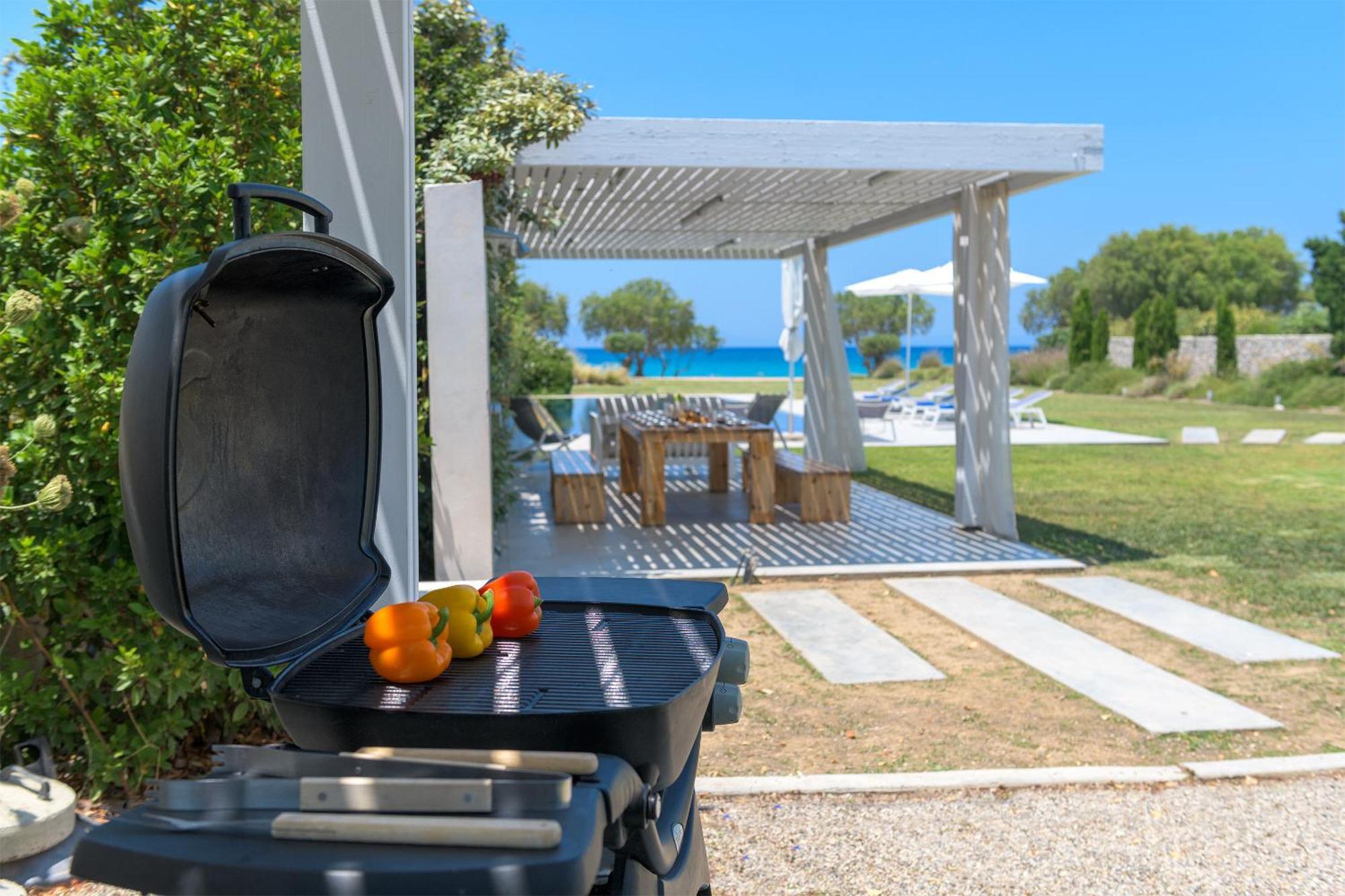 Renee Front Executive Luxury Villa Soroni